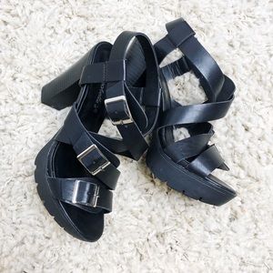 Breckelles Nella Buckle Ankle Strap Heels sz7